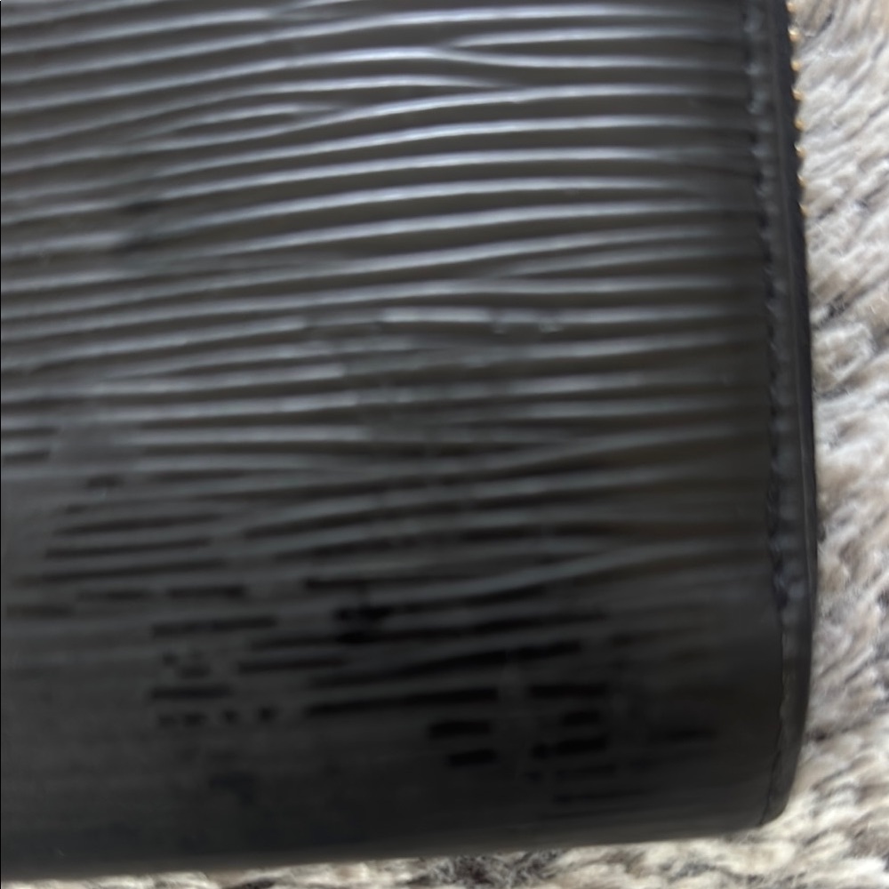 Louis Vuitton Black Epi Zippy Wallet - Picture 3 of 11